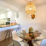 V2 Victory Village Апартаменты *